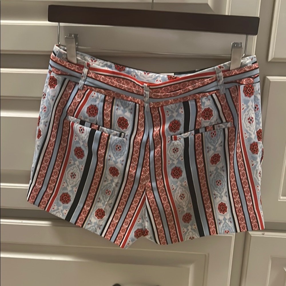 LOFT Shorts - Picture 3 of 4